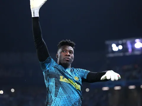 Tony Cascarino khen M.U về cách chọn người thay De Gea