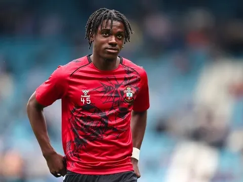 Mất Caicedo lẫn Lavia, Liverpool thăm dò bom tấn Real Madrid