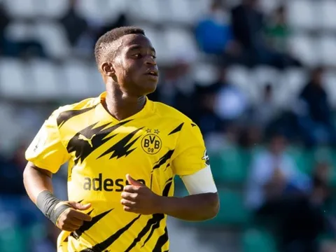 8 sao trẻ tên tuổi chào đời sau khi Messi ra mắt Barca