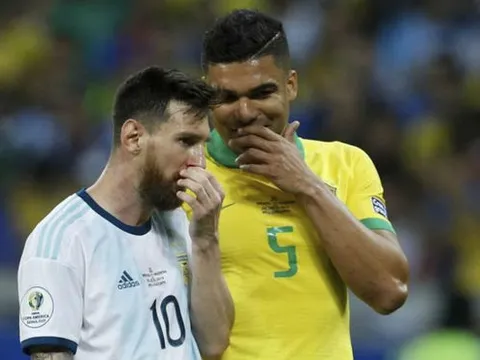 Casemiro: "Anh ấy là người không cần bình luận, chỉ có thể ngưỡng mộ"