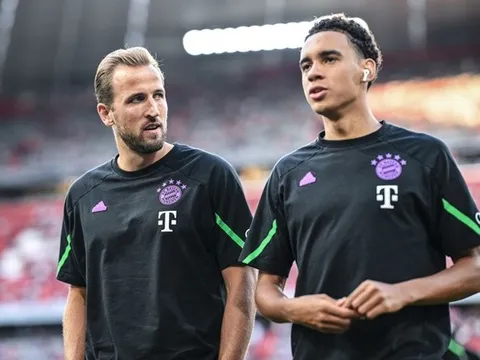 Sao trẻ Bayern: “Chơi với Kane dễ dàng hơn tôi nghĩ”