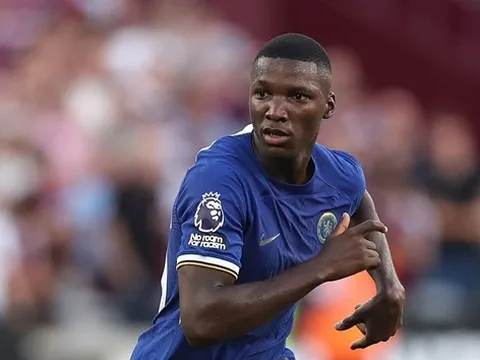 Moises Caicedo thừa nhận áp lực tại Chelsea