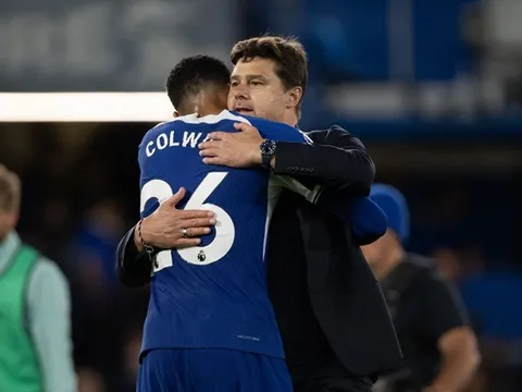 Levi Colwill cần được trả về vị trí trung vệ