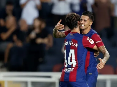 "Siêu cò" Jorge Mendes tiết lộ hai mục tiêu của Barcelona hè này