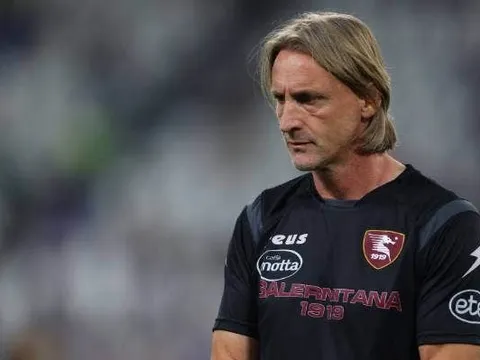 Choáng! Đội bóng Serie A bổ nhiệm lại HLV bị họ sa thải chưa đầy 48h