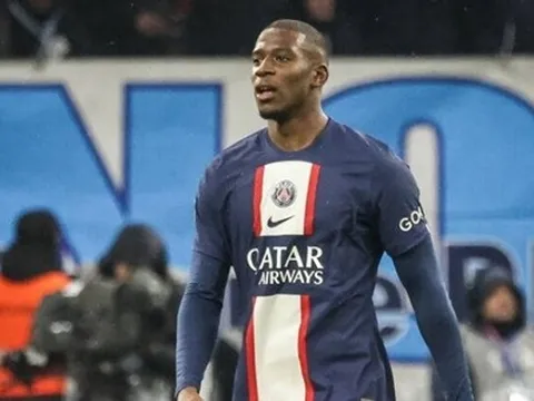 Erik ten Hag nhắm “người thừa” của PSG để vá hàng thủ MU