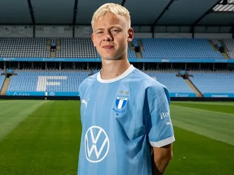 "Tôi đã sốc khi biết M.U theo dõi mình"