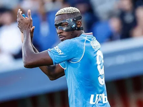 Osimhen bị loại khỏi đội hình Napoli