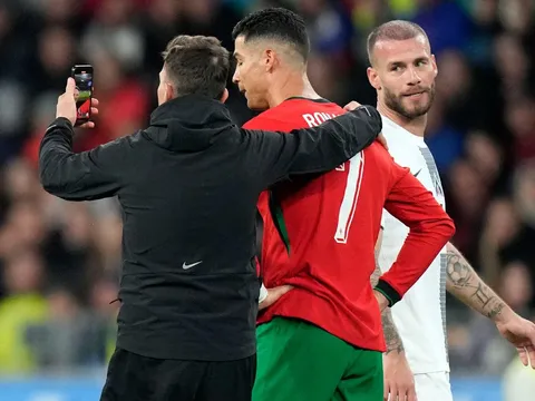 Gạt Ronaldo, chuyên gia chỉ tên cầu thủ xuất sắc nhất Bồ Đào Nha