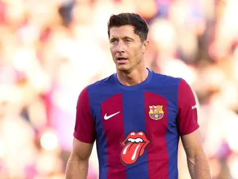Thua thảm Real, Lewandowski gửi lời xin lỗi fan Barca