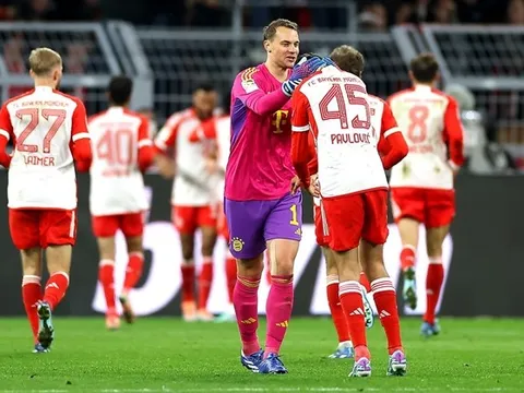 Manuel Neuer khen ngợi tài năng trẻ của Bayern Munich