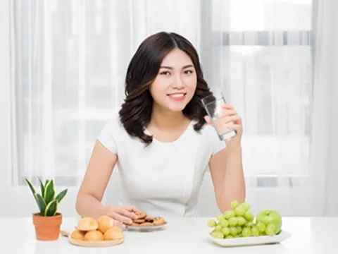 Người uống nước trước khi ăn sáng và sau khi ăn ai khỏe mạnh hơn? Đáp án dễ nhưng nhiều người hay trả lời sai