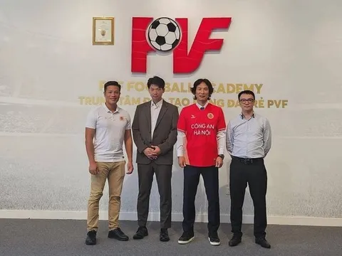 HLV Gong chính thức cập bến CAHN; Jhon Cley gia nhập HAGL