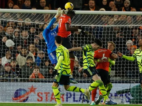 2 điểm đen của Arsenal trong chiến thắng trước Luton Town