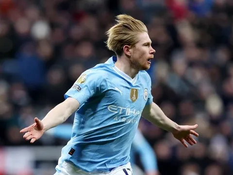 "De Bruyne hẳn hay chơi bi-a lúc rảnh"
