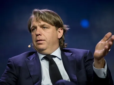 Chelsea cần tìm cách cân bằng giữa tham vọng và sự thận trọng tài chính