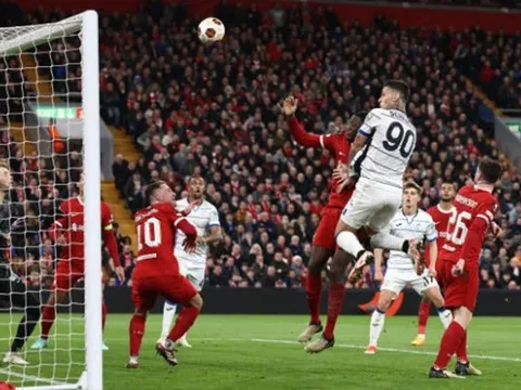 Scamacca lập kỷ lục mới sau khi ghi cú đúp vào lưới Liverpool