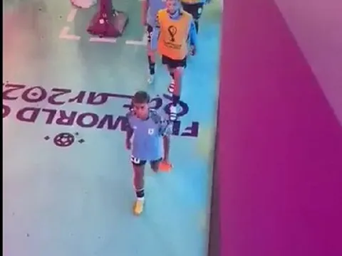Ten Hag "quay xe" với Wan-Bissaka
