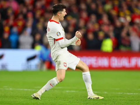 Vượt ải xứ Wales, Lewandowski tái đấu người Pháp ở EURO 2024