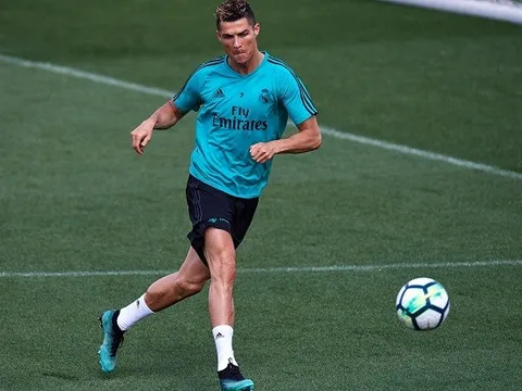 Chủ tịch Al Nassr nói rõ khả năng chiêu mộ Ronaldo