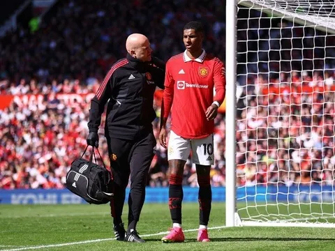 Cái nhăn mặt của Rashford là điềm báo không may cho Ten Hag
