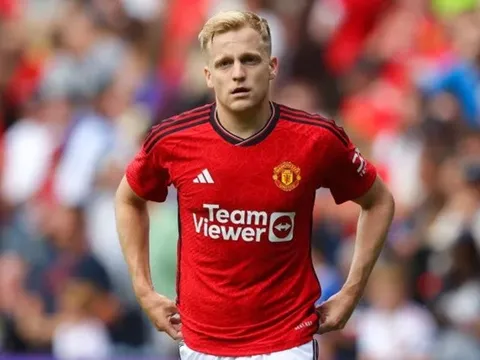 Ten Hag nêu lý do khiến Van de Beek cuốn gói khỏi M.U