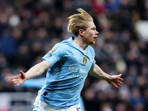 Alan Shearer "mắng yêu" De Bruyne