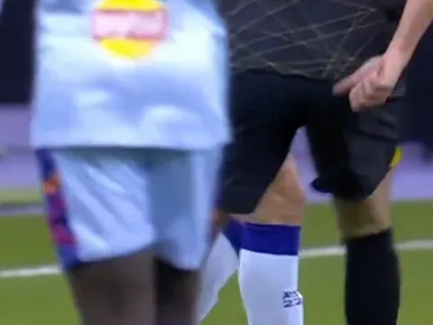 Cú đúp giúp Ronaldo chạm đến cột mốc ấn tượng