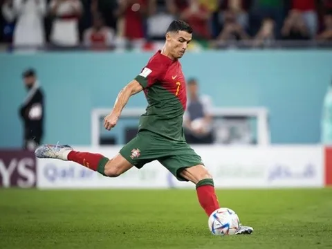 Bộ trưởng lên tiếng, bến đỗ mới 'trải thảm đỏ' mời Ronaldo