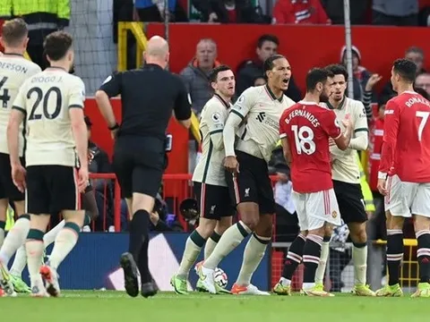 AS Roma tính "rút ruột" Barcelona