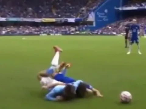 Động thái của Newcastle giải thích lý do Liverpool bị rao bán