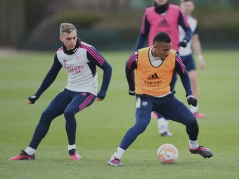 Jesus trở lại! Hơn cả chữ ký mới với Arteta