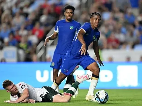 Chelsea cùng lúc hủy bỏ 2 giao kèo khiến Pochettino không hài lòng