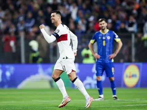 Vợ Thiago Silva kêu gọi Chelsea sa thải Mauricio Pochettino