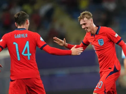 1 bàn, 4 key pass, 'báu vật' của Pep Guardiola làm lu mờ Smith Rowe