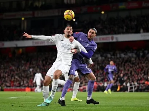 2 bộ mặt của Darwin Nunez