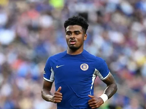 2 CLB Premier League thách thức tham vọng của Barca