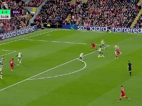 2 đường chuyền thiên tài của Liverpool