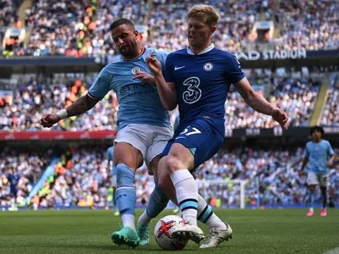 2 key pass, 6 pha tắc bóng, 'báu vật' Chelsea chói sáng trước Man City