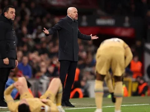 2 quyết định sáng suốt, Ten Hag khiến Xavi tâm phục khẩu phục