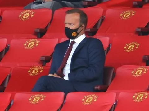 2 sao Man Utd tức giận vì bị Ed Woodward đối xử như trẻ con