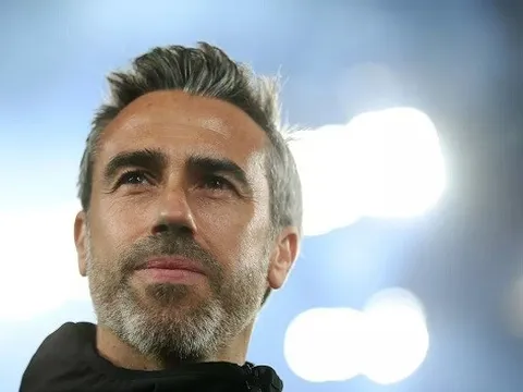 16 ngày sau khi vô địch World Cup, HLV Tây Ban Nha bị sa thải