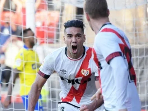 "Nếu Falcao không tức giận vì phải ngồi dự bị thì sao tôi có thể?"