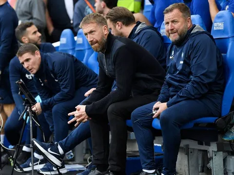 "Bạn sẽ bị Chelsea sa thải vào sáng mai"