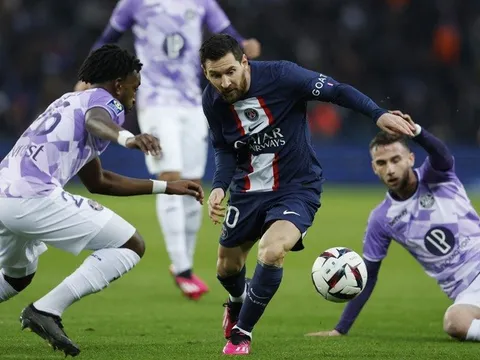 Vì sao vụ Messi trở lại Barca rất phức tạp?