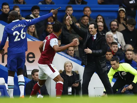 Arsenal đánh tiếng, Watkins sớm có câu trả lời