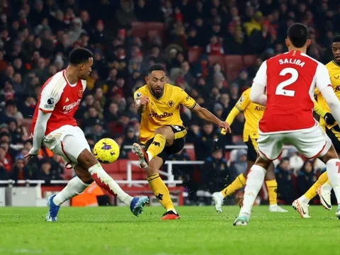 Arsenal hạ Wolves, đồng đội vẫn tức giận hét thẳng mặt Saliba