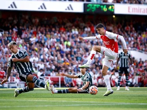 'Cậu ấy đang chật vật để lấy lại tự tin trong đội hình Arsenal'