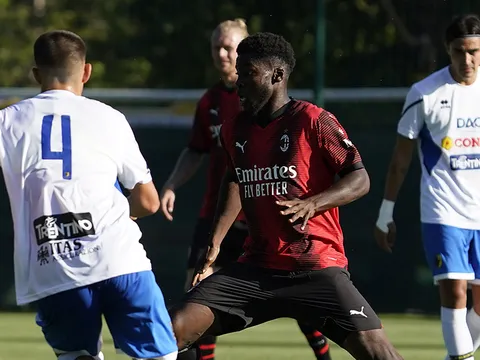 AC Milan thua đội Serie C