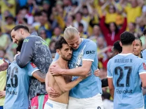 Siêu phẩm phút 87 đưa Man City vào chung kết FA Cup